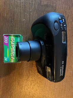 Yashica Zoomate 70