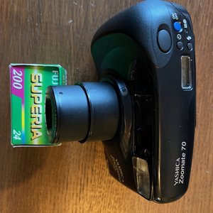 Yashica Zoomate 70