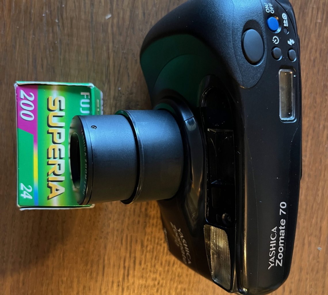 Yashica Zoomate 70