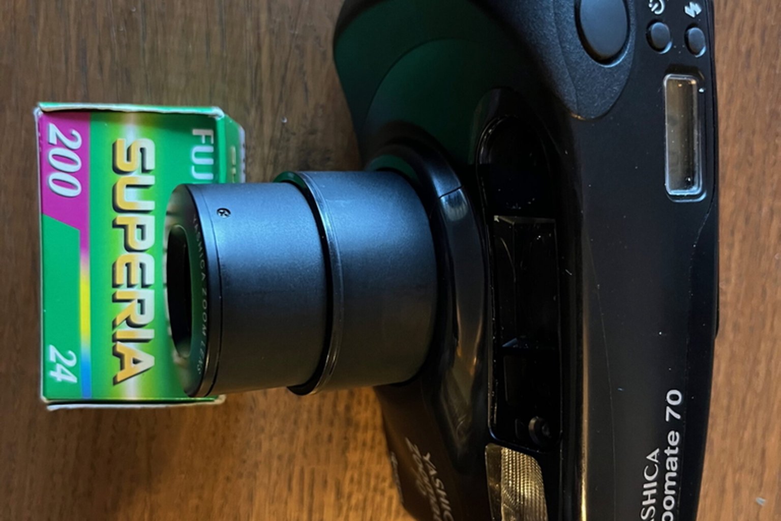 Yashica Zoomate 70
