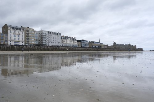 Appareil : X-T5 Focale : 21.3mm Ouverture : f/2.8 Vitesse : 1/1000sec ISO : ISO-125
